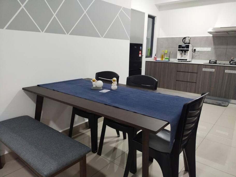 M Vertica 3br Kl Cheras With Netflix *